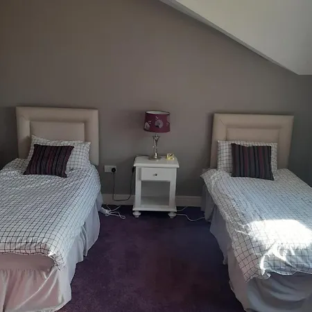 Single Or Twin In Lovely Country * Nobber