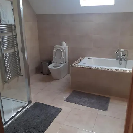 Single Or Twin In Lovely Country * Nobber