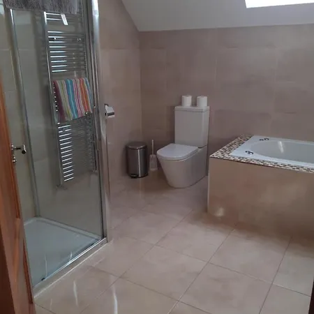 Single Or Twin In Lovely Country Homestay szállás