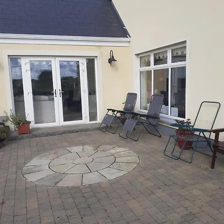 Single Or Twin In Lovely Country *